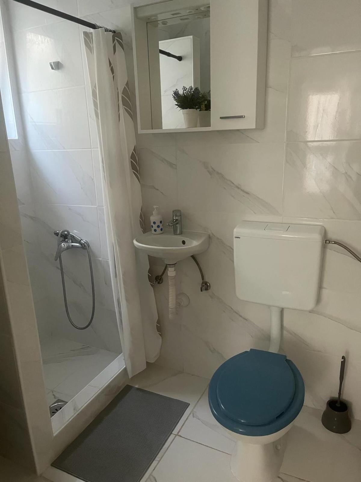 Marina Apartmani Tisno Murter Bagian luar foto