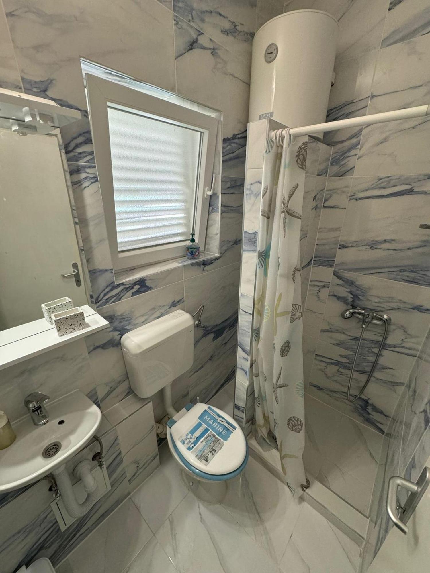 Marina Apartmani Tisno Murter Bagian luar foto